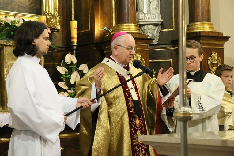 Konsekracja ołtarza w Nałęczowie