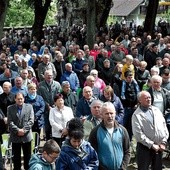 Tradycję przyjeżdżania na tę pielgrzymkę podejmują kolejne pokolenia.