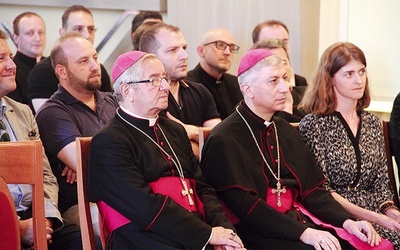 ▲	Maronicki arcybiskup podkreślił, że trudna sytuacja jego kraju stanowi ogromną próbę wiary dla mieszkających tam chrześcijan.