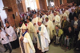 Jubileuszowa Msza św. z udziałem gości z całej Polski i nie tylko odbyła się w głogowskiej kolegiacie.