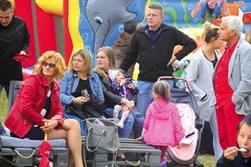 ▲	Organizatorem imprezy był społeczny komitet mieszkańców Sobina. Parafia objęła nad nim patronat.