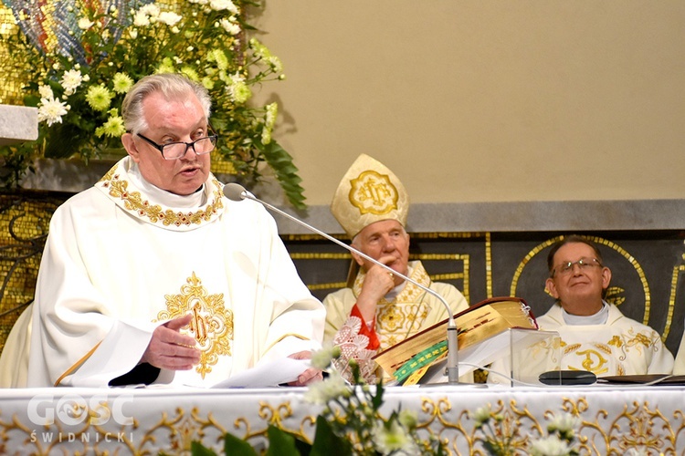 Poświęcenie i odsłonięcie pamiątkowej tablicy i otwarcie placu ks. Alojzego Schmidta