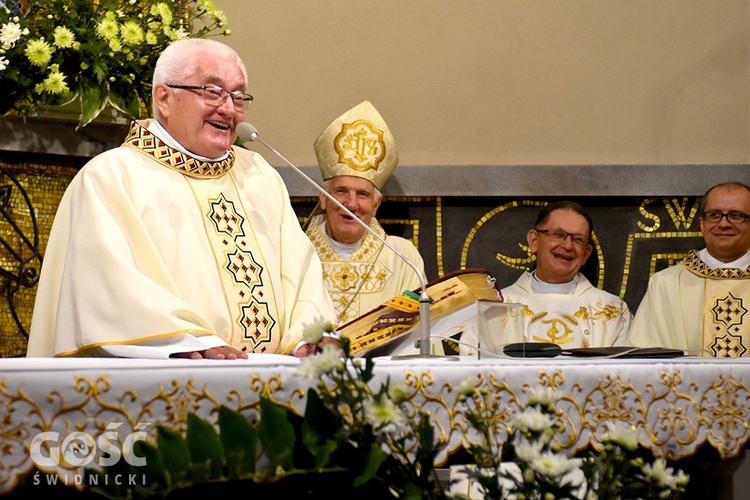 Poświęcenie i odsłonięcie pamiątkowej tablicy i otwarcie placu ks. Alojzego Schmidta