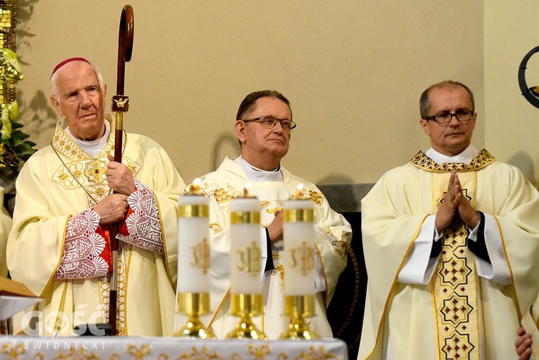 Poświęcenie i odsłonięcie pamiątkowej tablicy i otwarcie placu ks. Alojzego Schmidta
