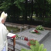 Poświęcenie i odsłonięcie pamiątkowej tablicy i otwarcie placu ks. Alojzego Schmidta