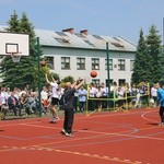 Poświęcenie boiska w ZSS nr 17 w Wapienicy