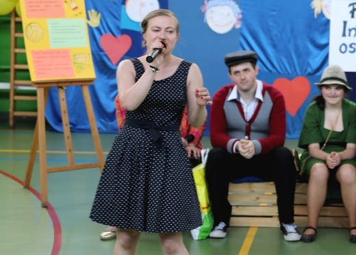 Poświęcenie boiska w ZSS nr 17 w Wapienicy