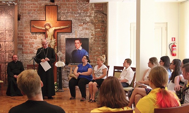 W Płocku uczniowie i studenci spotkali się z biskupem Piotrem i rektorem seminarium ks. dr. Markiem Jaroszem oraz z klerykami.