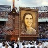 Beatyfikacja Chiquitungi odbyła się na stadionie Pablo Rojas w Asunción. To było wielkie święto w Paragwaju. Obraz beatyfikacyjny został wykonany z paciorków kilkudziesięciu tysięcy różańców.