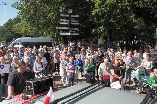 Protest przeciwko Modelowi na rzecz Równego Traktowania