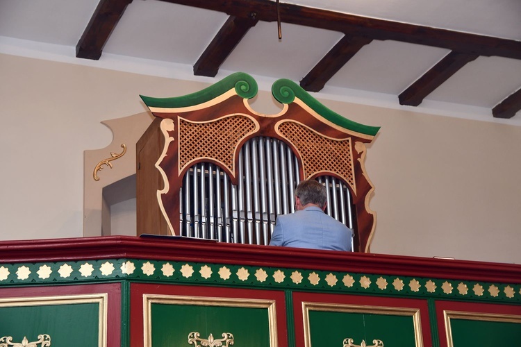 Nowe dzwony i organy w Darskowie