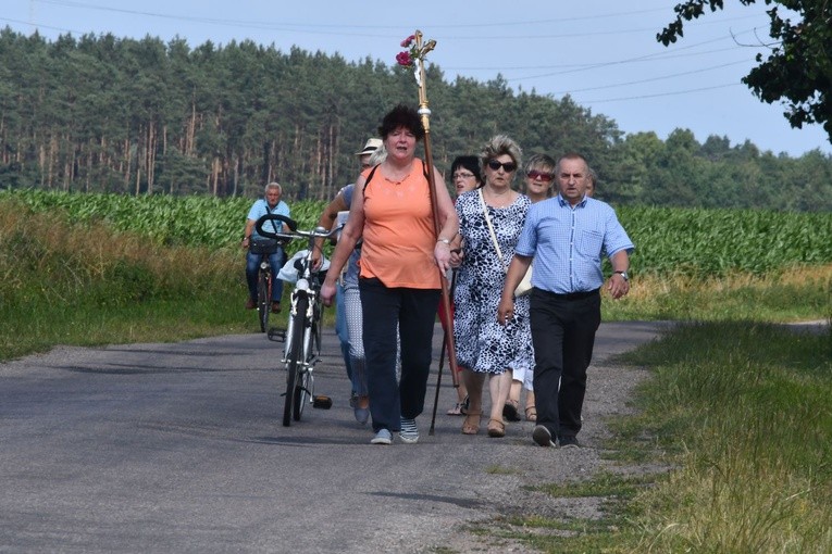 Nowe dzwony i organy w Darskowie