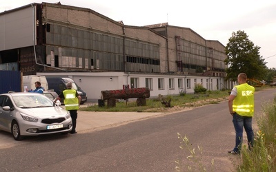 Teren składowiska został zabezpieczony przez policję i straż pożarną