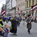 Łotwa śpiewa i tańczy