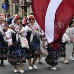 Łotwa śpiewa i tańczy