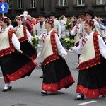 Łotwa śpiewa i tańczy