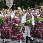 Łotwa śpiewa i tańczy