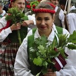 Łotwa śpiewa i tańczy