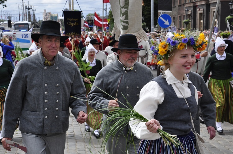 Łotwa śpiewa i tańczy