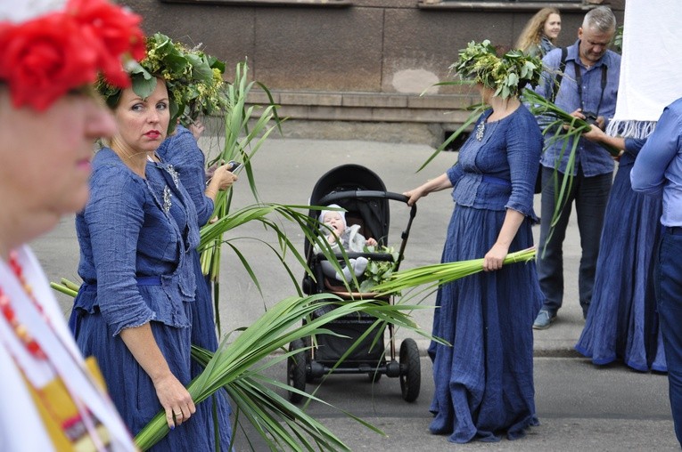 Łotwa śpiewa i tańczy