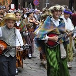 Łotwa śpiewa i tańczy