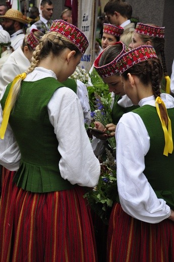 Łotwa śpiewa i tańczy