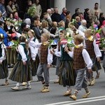 Łotwa śpiewa i tańczy