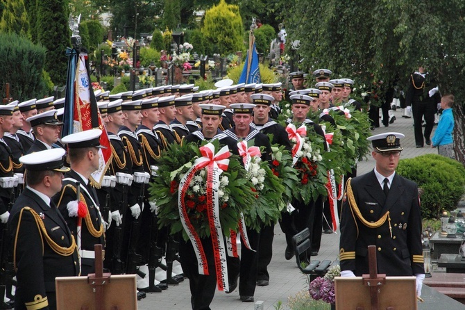 Pogrzeb marynarzy - ofiar komunistycznego terroru