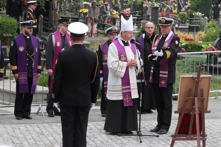 Pogrzeb marynarzy - ofiar komunistycznego terroru