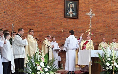 Uroczystości przewodniczył bp Henryk Tomasik.