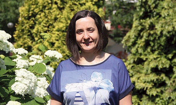 Małgorzata Kalisz Szkołę Uwielbienia skończyła w Warszawie.
