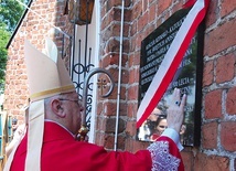 ▲	 Z okazji jubileuszu odsłonięto i poświęcono pamiątkową tablicę.