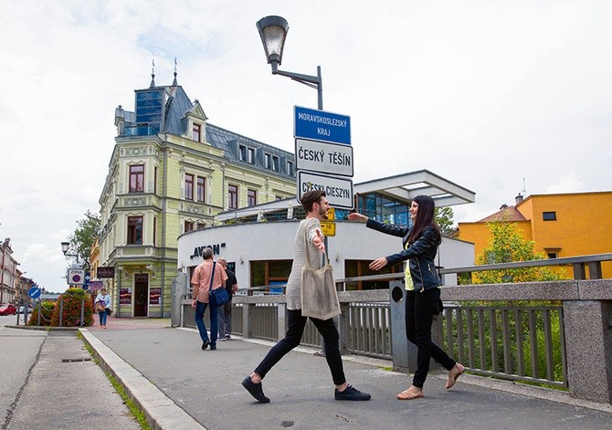 Asia Salamon i Adam Bubik wychowali się po dwóch stronach rzeki. Spotkali się przed laty we wspólnocie Zacheusz.