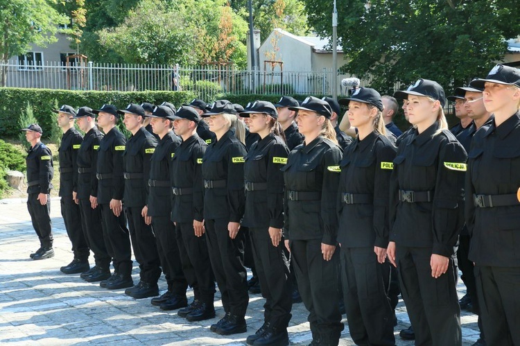 Ślubowanie nowych policjantów