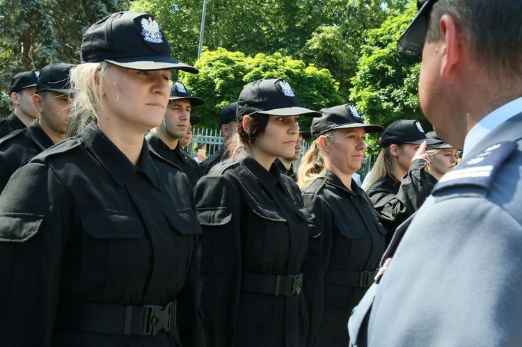 Ślubowanie nowych policjantów