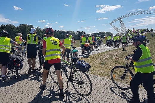 Na trasie Diecezjalnej Pielgrzymki Rowerowej