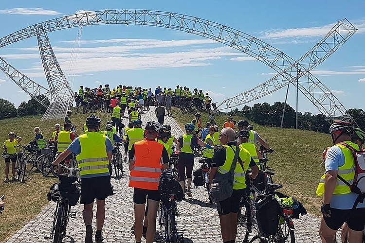 Na trasie Diecezjalnej Pielgrzymki Rowerowej