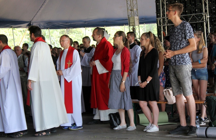 Bp Iwanecki na Festiwalu Życia