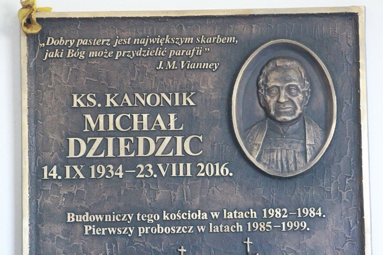 Przybysławice - tablica ks. Michała Dziedzica