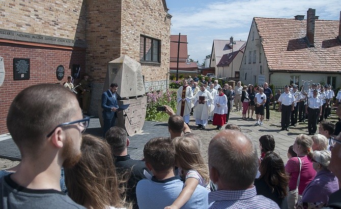 Tablica dla niezłomnych w Darłówku