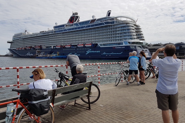 Statek "Mein Schiff 1" w gdyńskim porcie