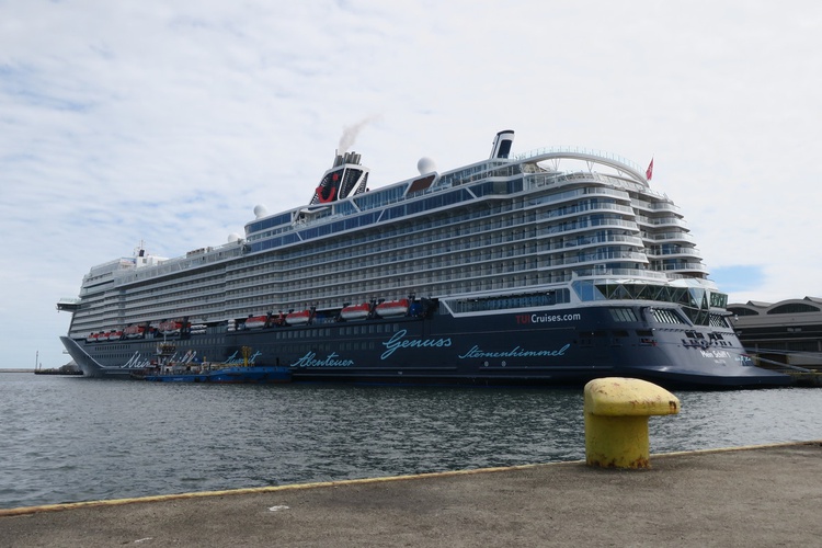 Statek "Mein Schiff 1" w gdyńskim porcie