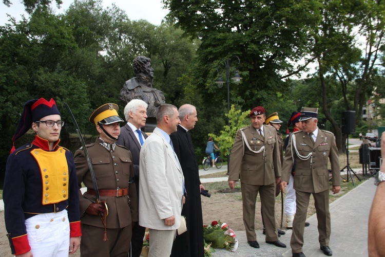 Odsłonięcie pomnika Jana Kozietulskiego w Skierniewicach