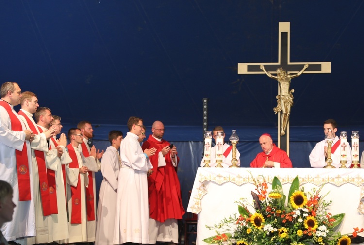 Bp Piotr Greger na Festiwalu Życia w Kokotku