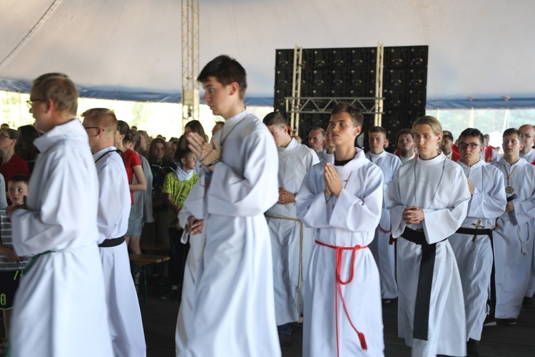 Bp Piotr Greger na Festiwalu Życia w Kokotku