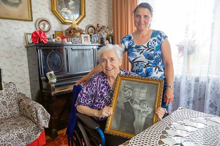 Danuta Budzisz pięknie mówi po kaszubsku. Na zdjęciu z córką Grażyną.