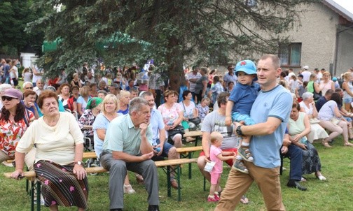 Na piknik gilowiczanie najchętniej zaglądali całymi rodzinami...