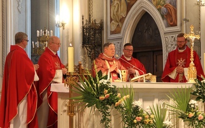 Wieczornej Eucharystii sprawowanej w 2. rocznicę śmierci abp. Zimowskiego przewodniczył bp Tomasik