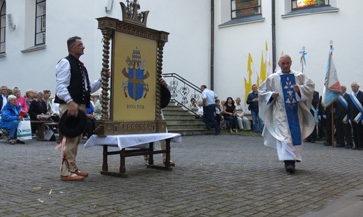 Rychwałd: lipcowe czuwanie