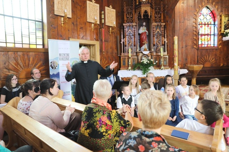 Muzyczne korzenie - warsztaty dla dzieci z parafii w Juszczynie
